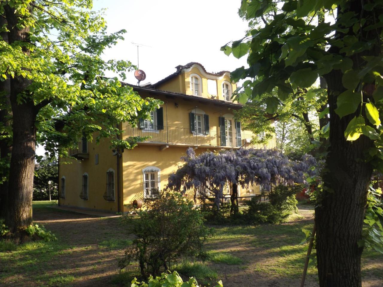 Villa Mirano Bed & Breakfast Piossasco Bagian luar foto